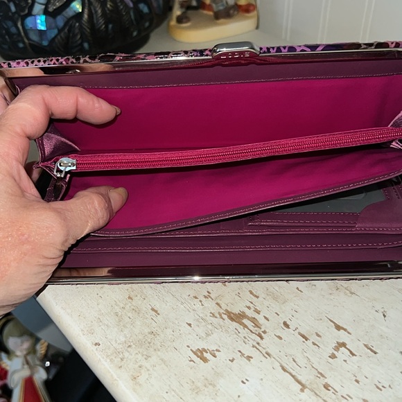 NWT LODIS snake embossed leather fully framed clutch wallet - Picture 8 of 10